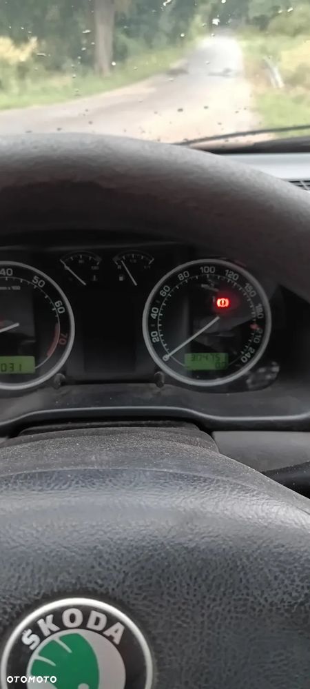 Skoda Octavia 1.6 GLX - 9