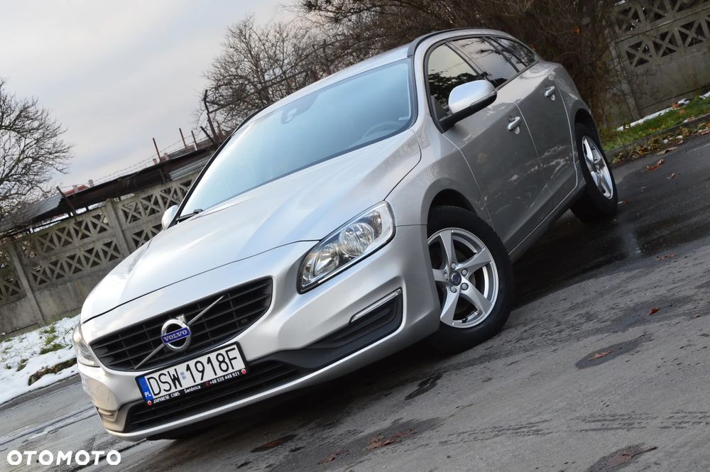 Volvo V60 D4 Geartronic Momentum - 23