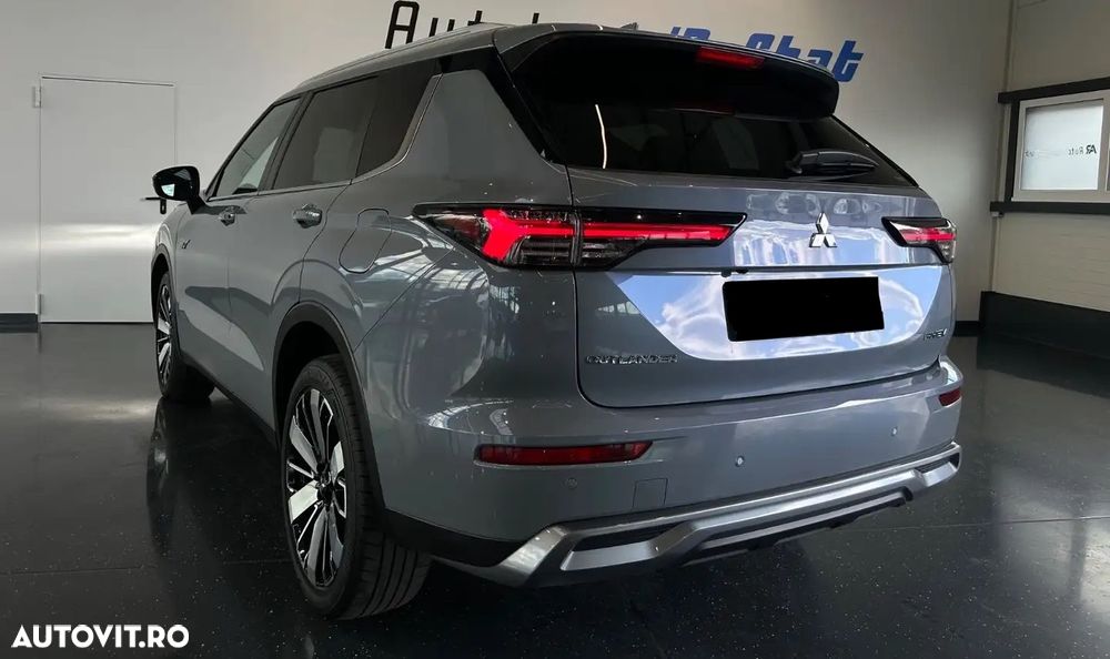 Mitsubishi Outlander 2.4 4WD Intro Edition - 2