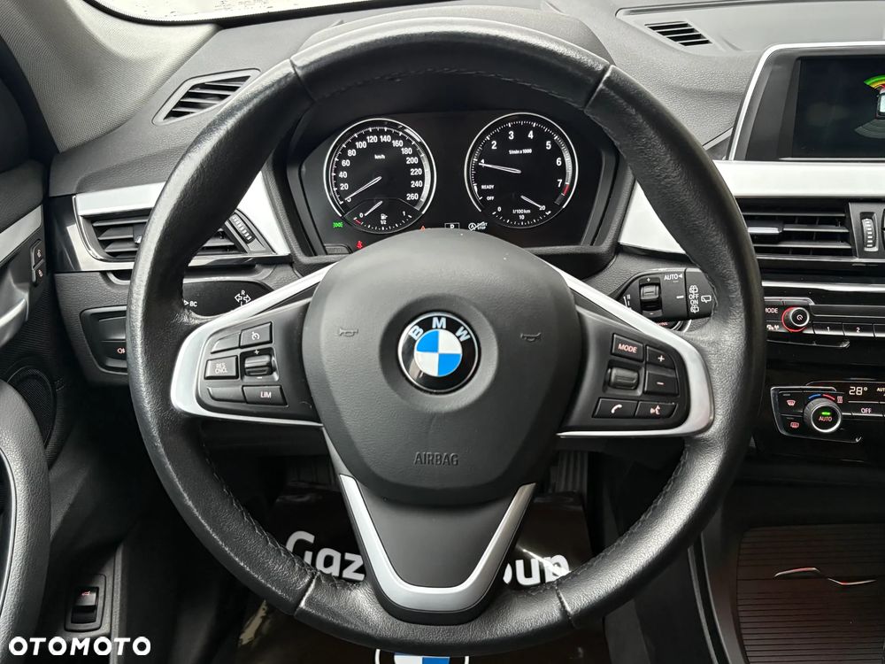BMW X1 sDrive18i Advantage - 16