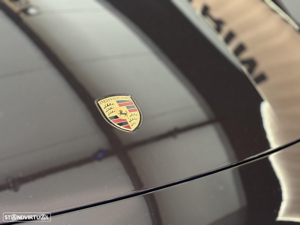 Porsche Taycan Cross Turismo 4 - 7