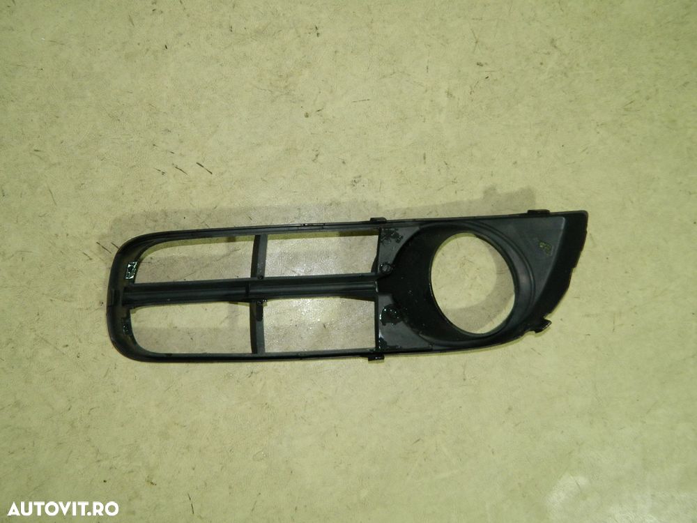 Grila proiector partea dreapta, Skoda Fabia 2  /  Roomster, 2007, 2008, 2009, 2010, , 5J0853666 - 6