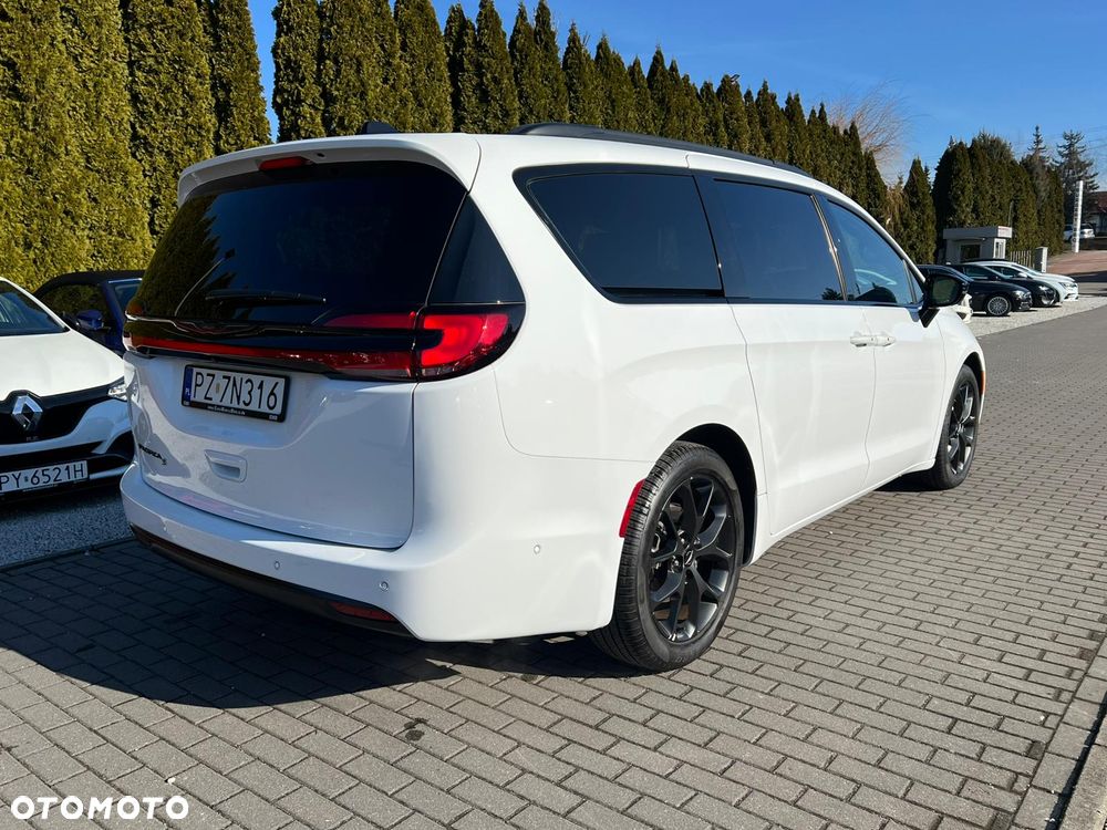 Chrysler Pacifica - 6