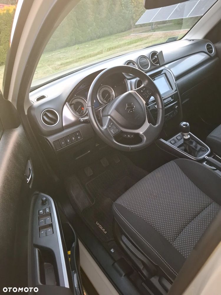 Suzuki Vitara 1.4 Boosterjet SHVS Premium 2WD - 11
