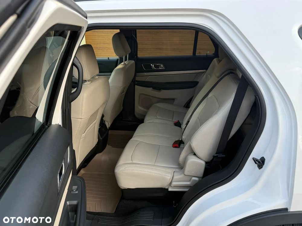 Ford Explorer - 13