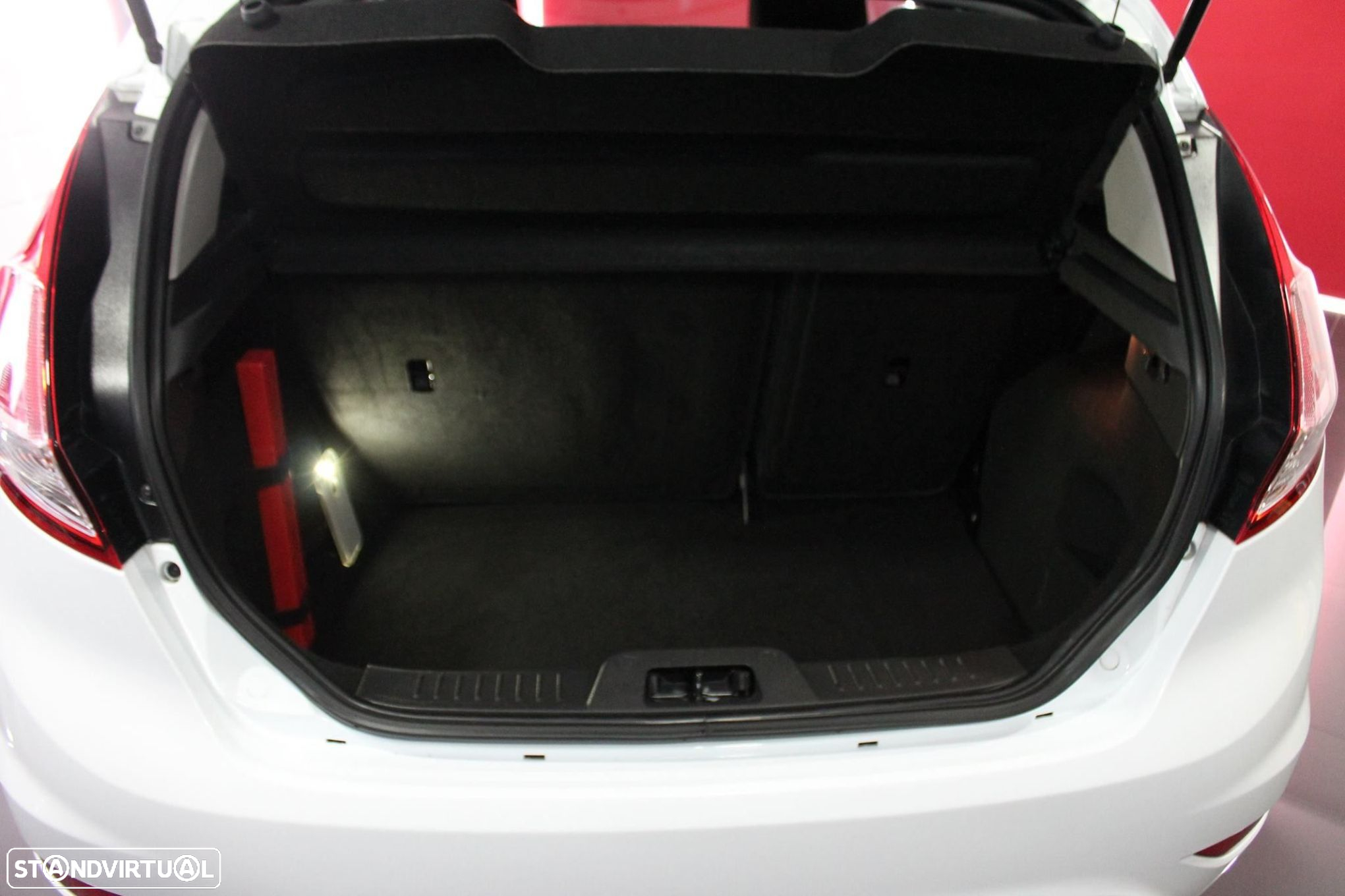 Ford Fiesta 1.5 TDCi Titanium - 13