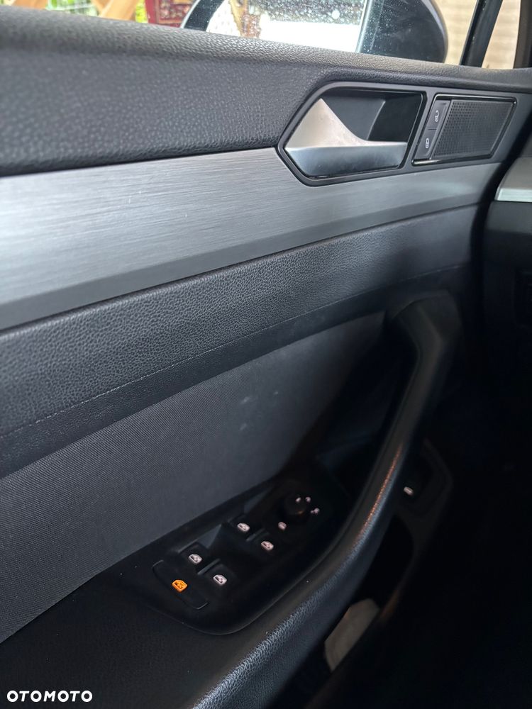 Volkswagen Passat 2.0 TDI EVO Business - 9
