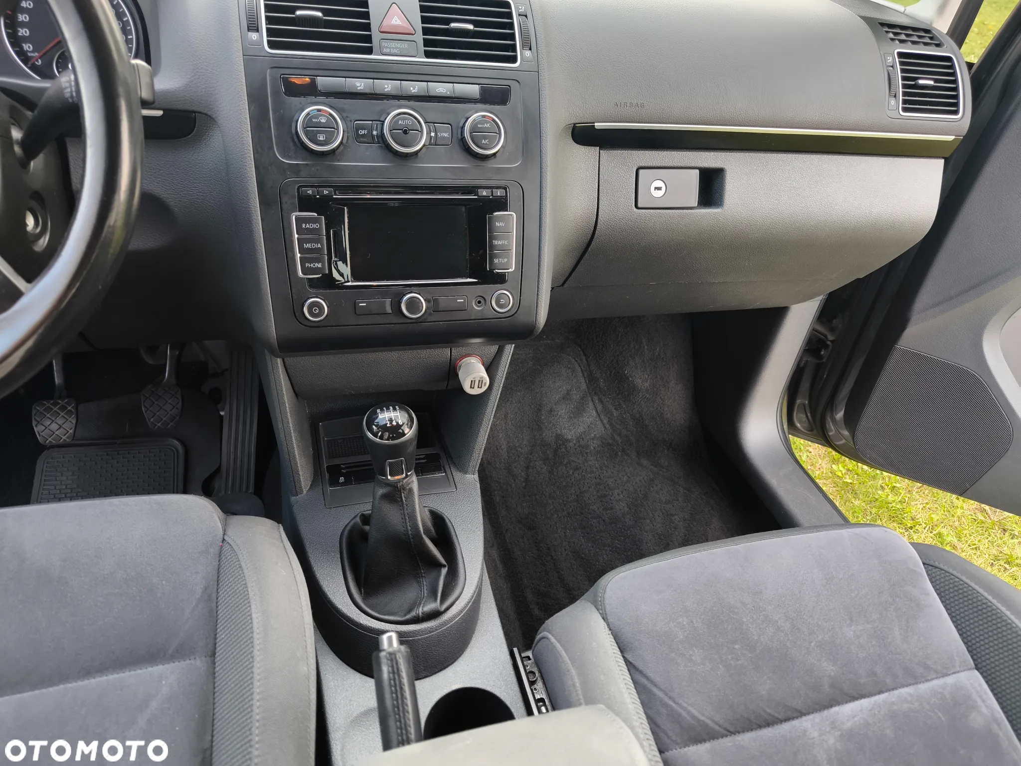 Volkswagen Touran 2.0 TDI DPF Highline - 15