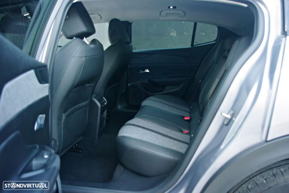 Peugeot 408 1.2 PureTech Allure EAT8 - 22