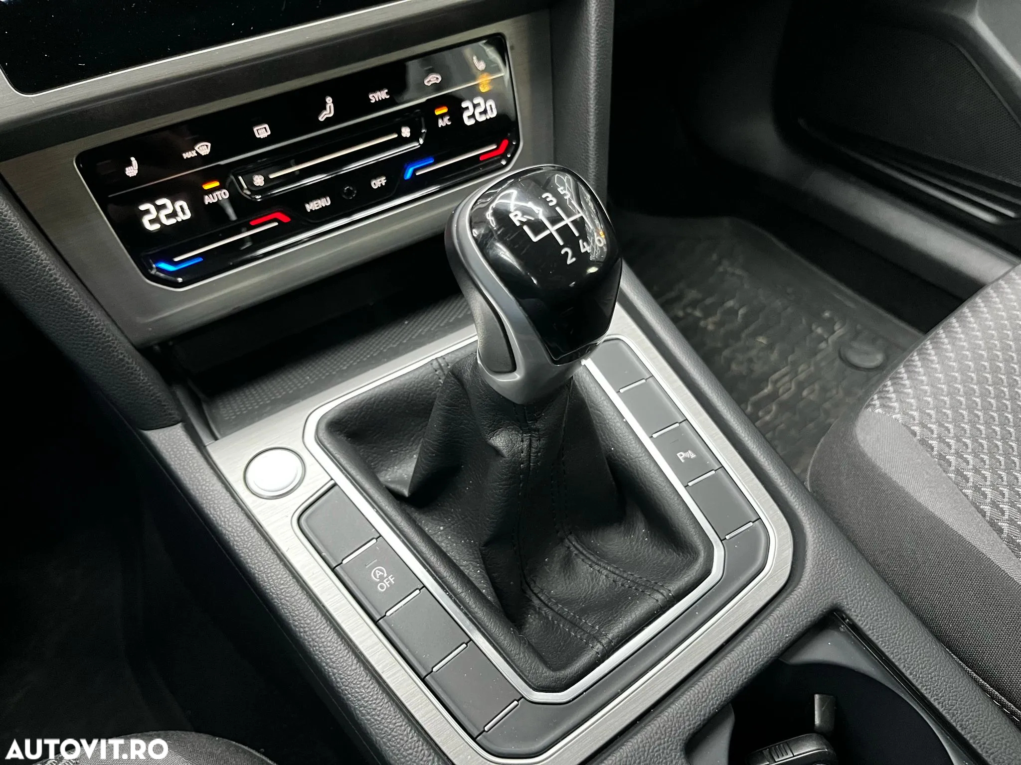 Volkswagen Passat - 13