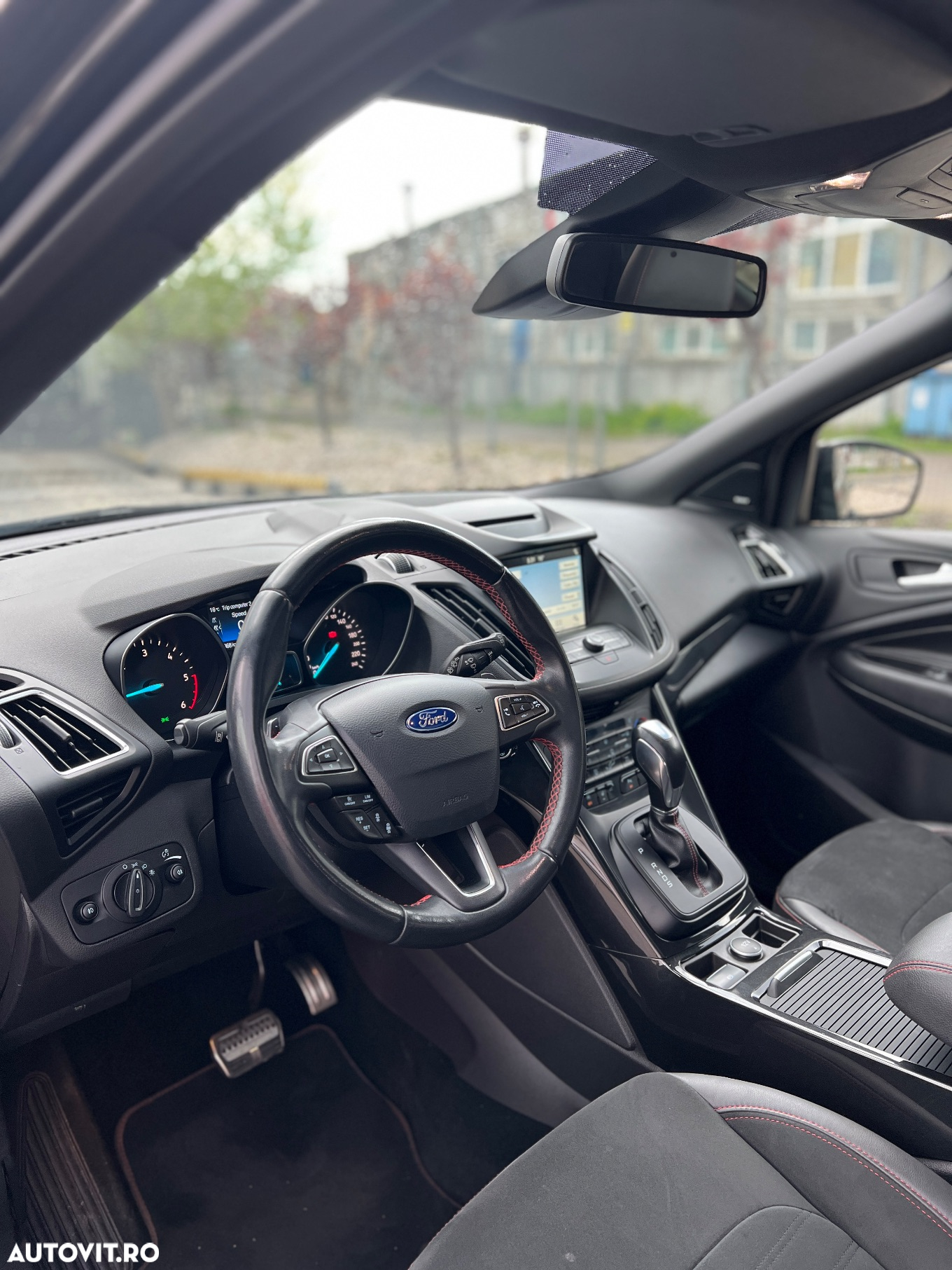 Ford Kuga 2.0 TDCi 4x4 Aut. ST-Line - 12