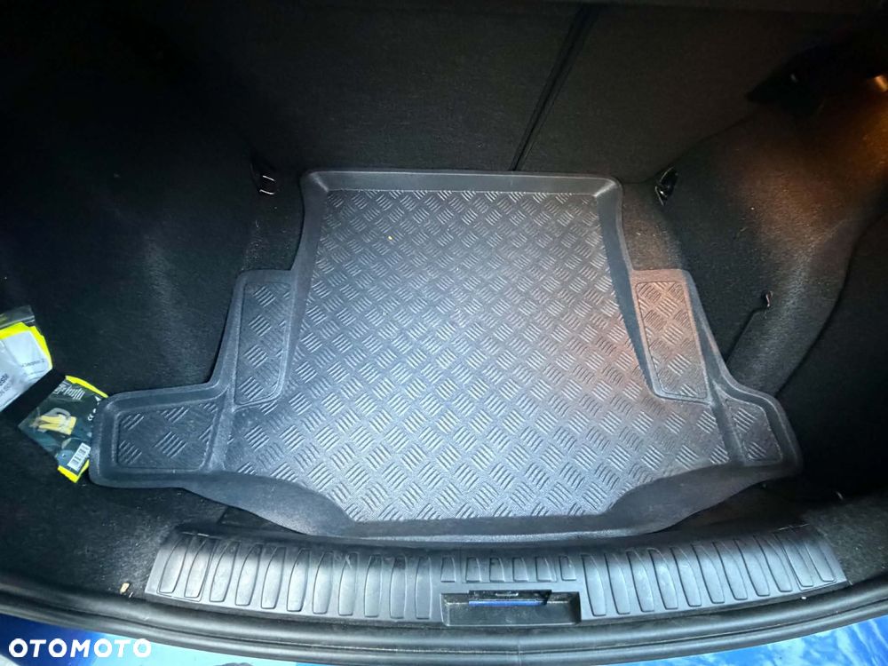 BMW Seria 1 - 13