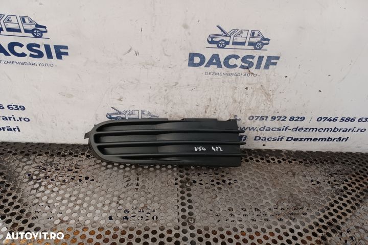Grila bara fata dreapta Volvo V50 1  [din 2003 pana  2011] seria wagon 2.0 D MT (136 hp) - 1