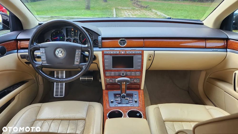 Volkswagen Phaeton - 8
