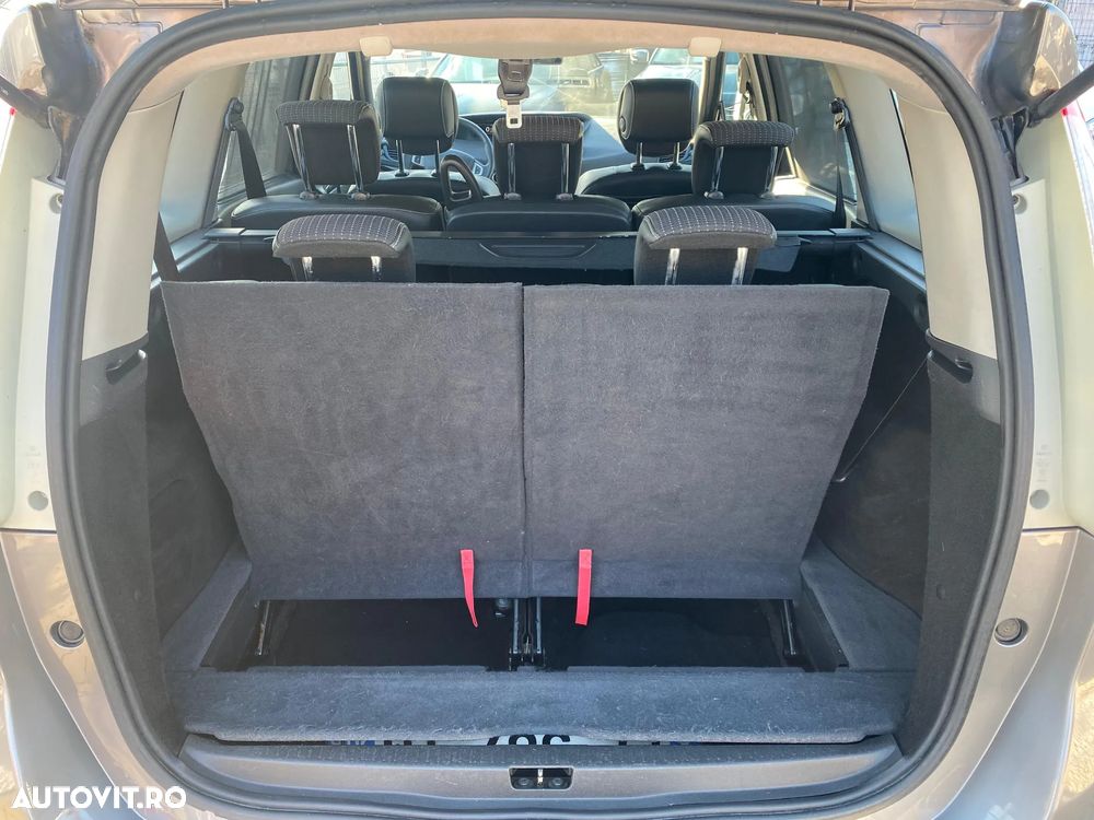 Renault Grand Scenic - 11