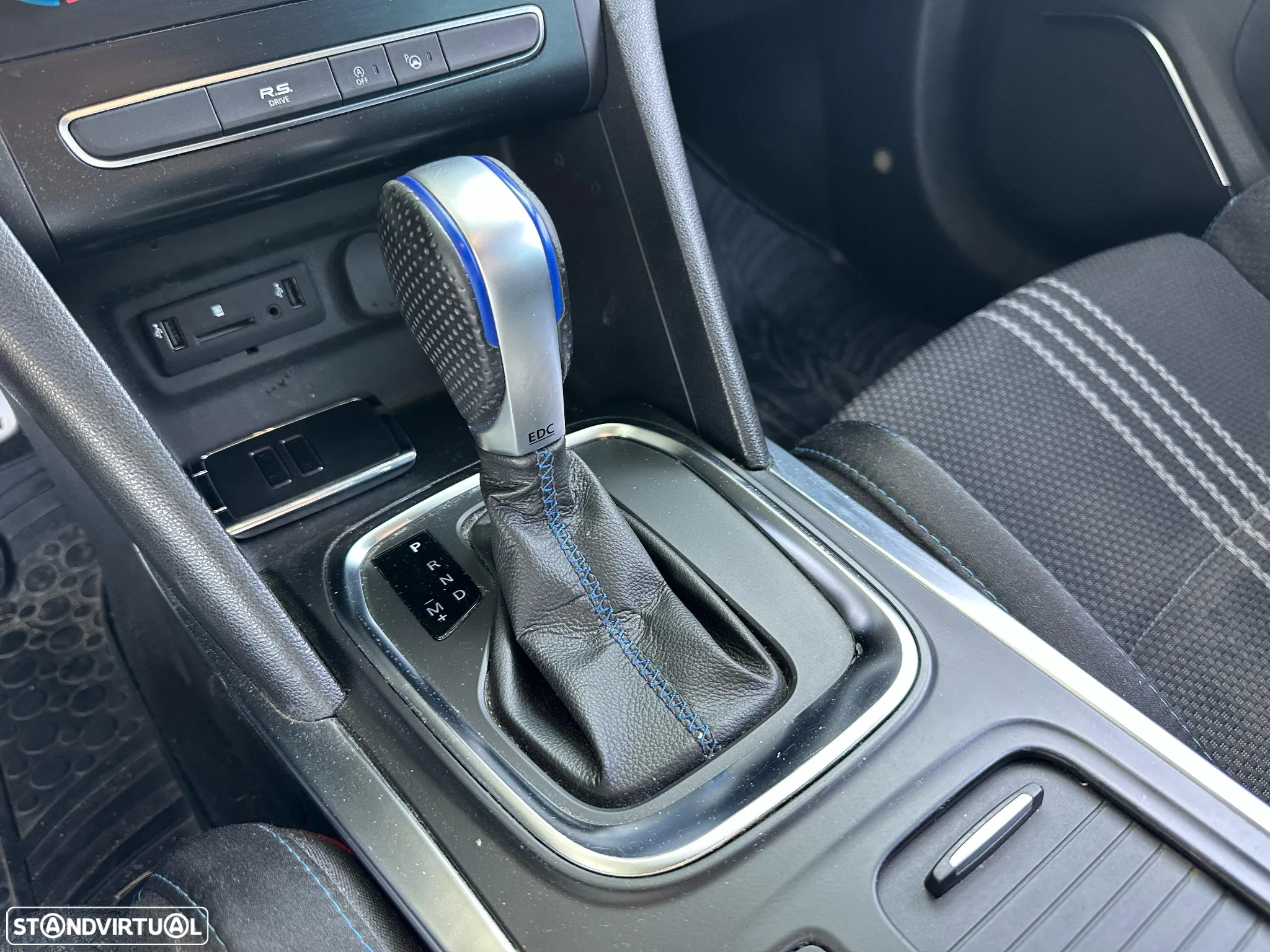 Renault Mégane ENERGY TCe 205 EDC GT - 25