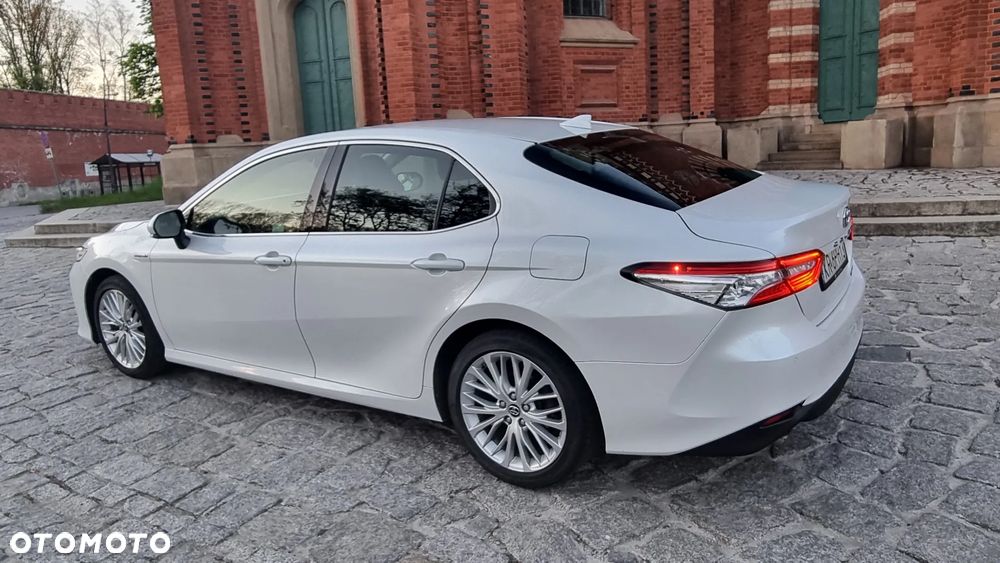 Toyota Camry 2.5 Hybrid Executive CVT - 3