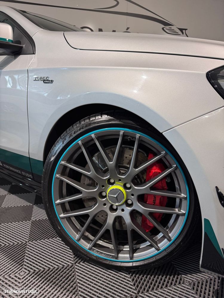 Mercedes-Benz A 45 AMG 4Matic Speedshift 7G-DCT PETRONAS 2015 World Champion Edition - 27
