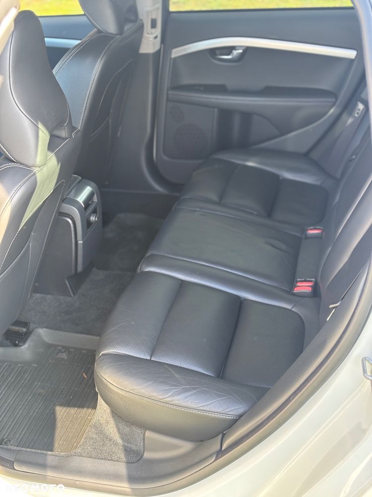 Volvo V70 D2 Summum - 9
