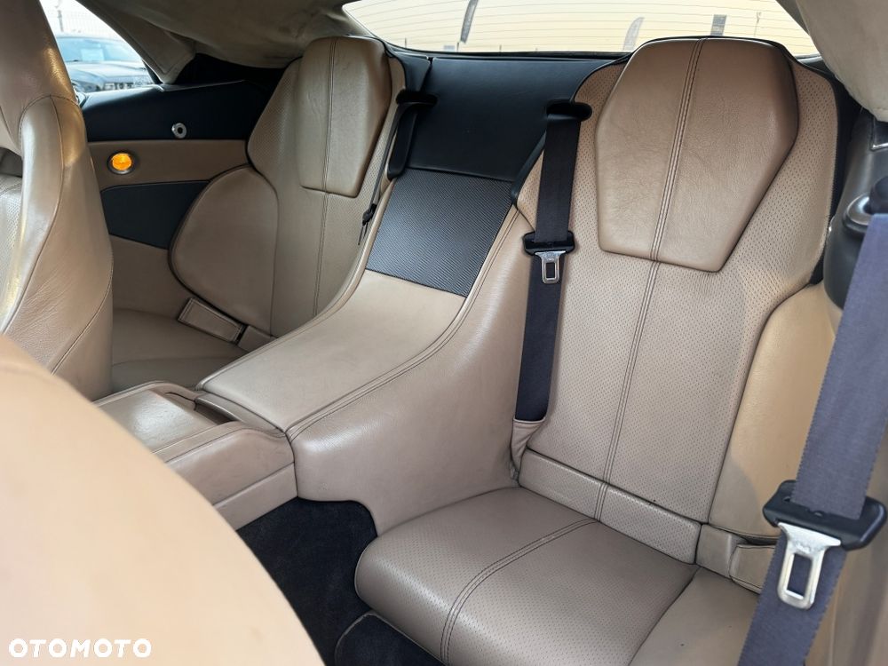 Aston Martin DB9 - 16