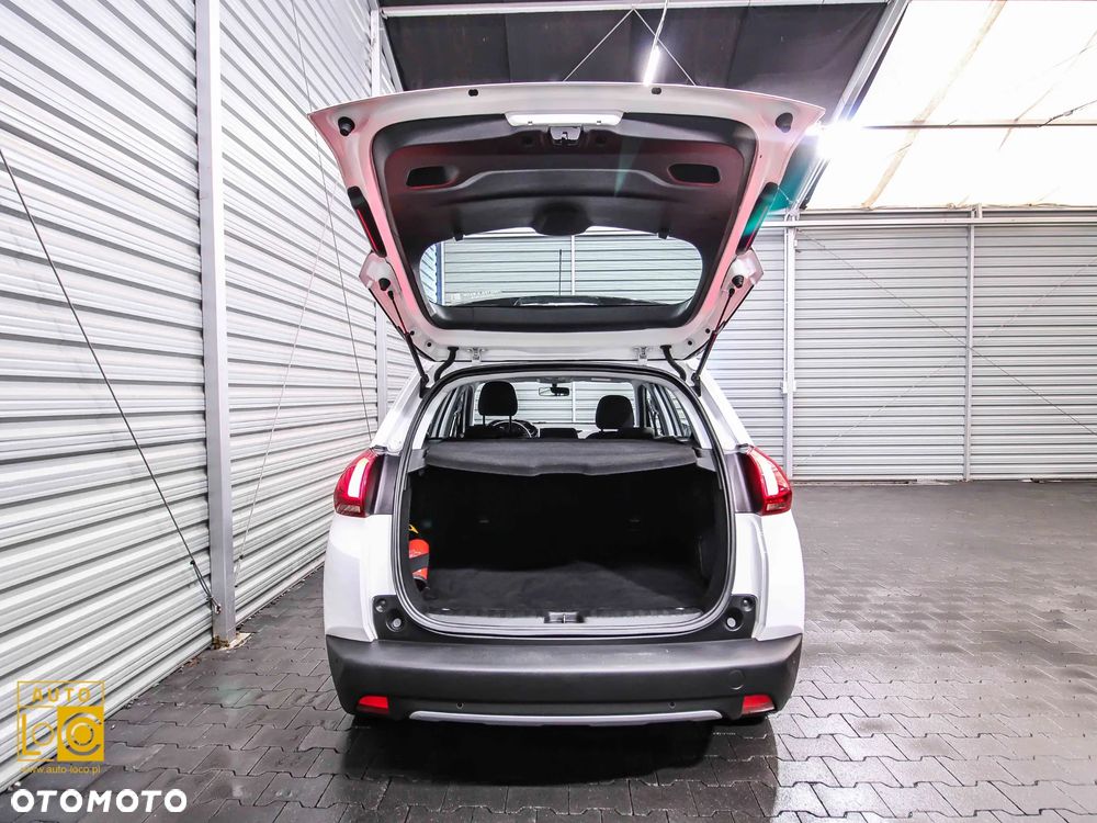 Peugeot 2008 1.2 Pure Tech Allure S&S - 13