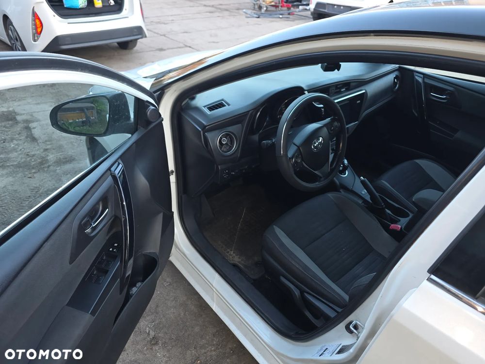 Toyota Auris 2016 photo 2