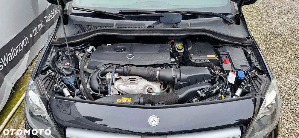 Mercedes-Benz Klasa B 180 Edition - 25