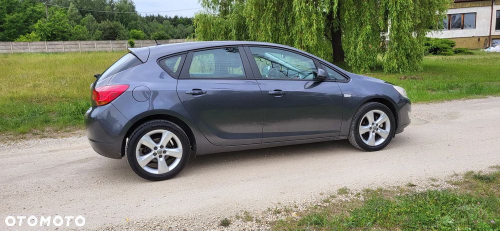 Opel Astra 1.4 T Enjoy - 9