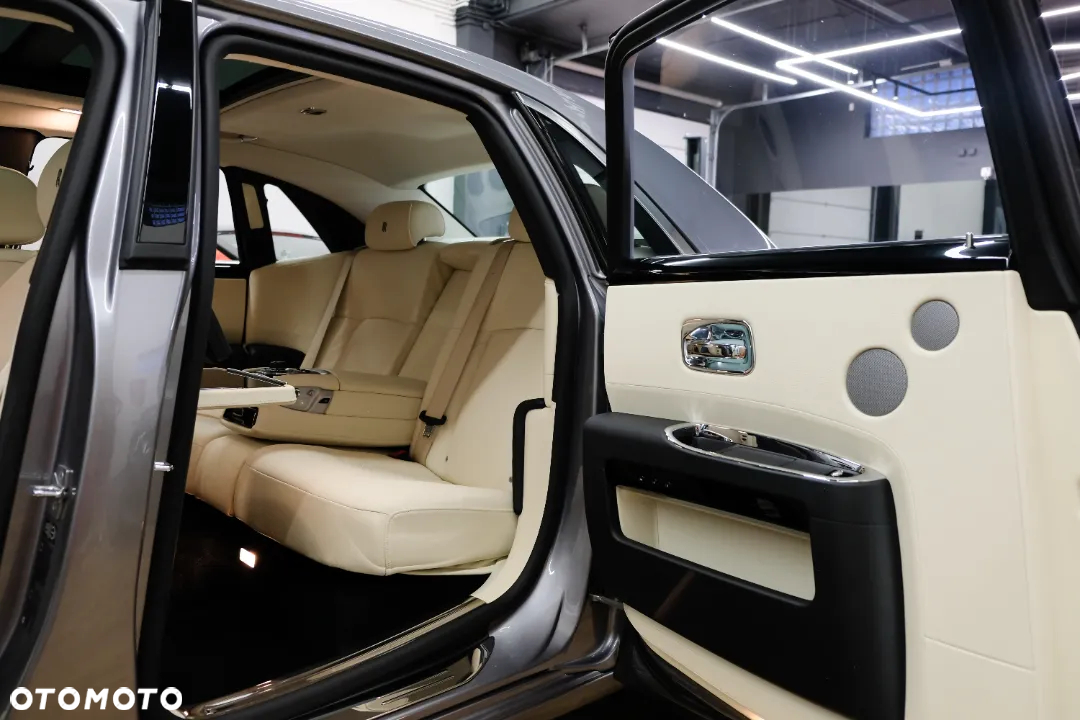 Rolls-Royce Ghost - 15