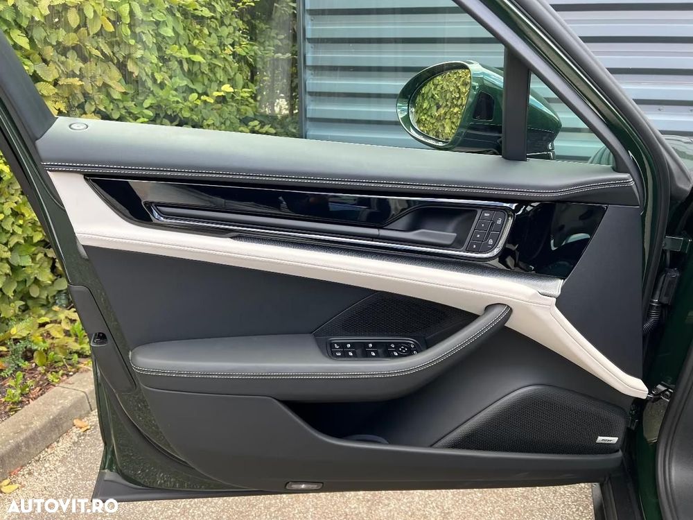 Porsche Panamera - 21