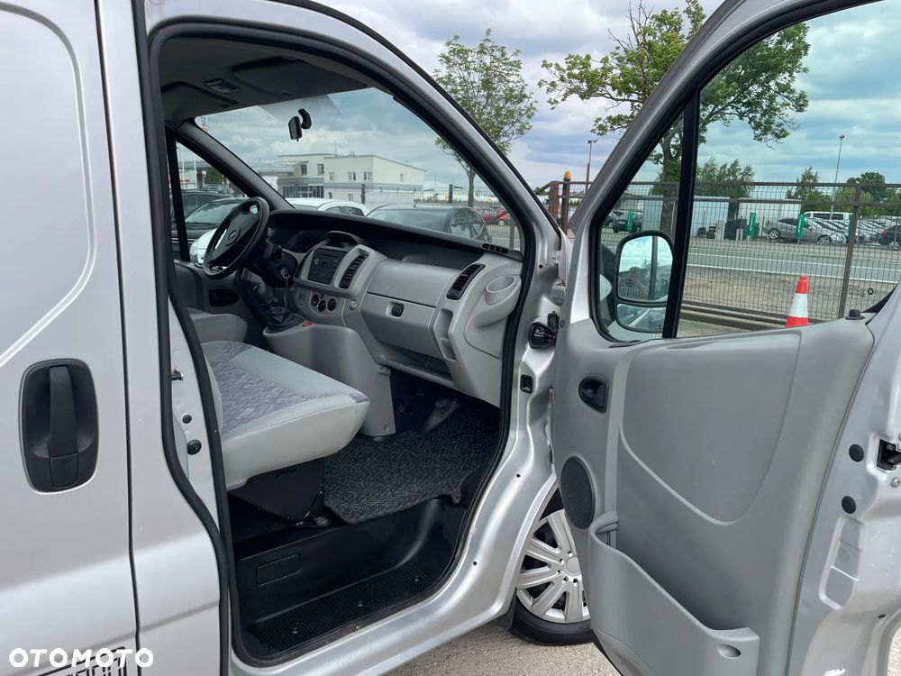 Opel Vivaro - 17