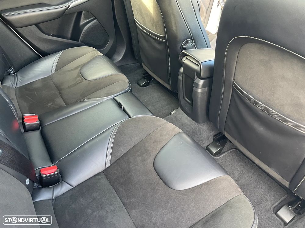 Volvo V40 2.0 D2 R-Design - 9