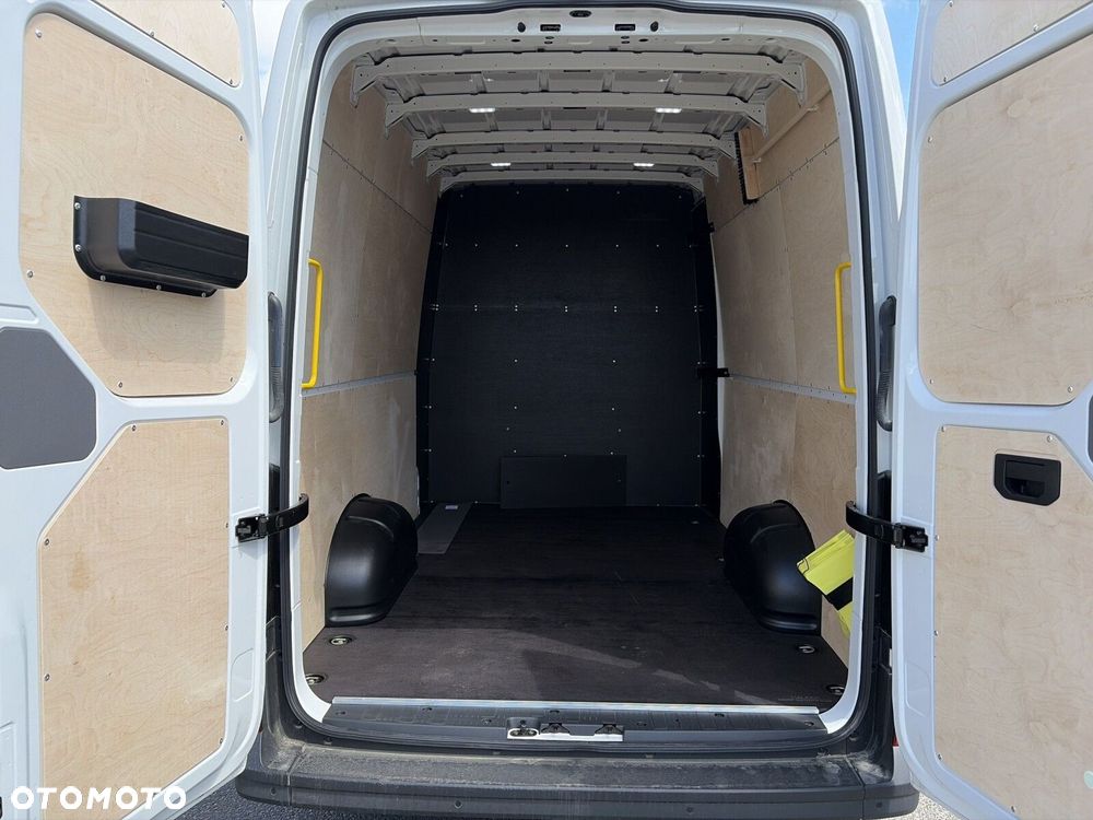 Volkswagen Crafter LIFT 2.0 TDI SCR 177KM, zabudowa brygadowa Hauser - 32