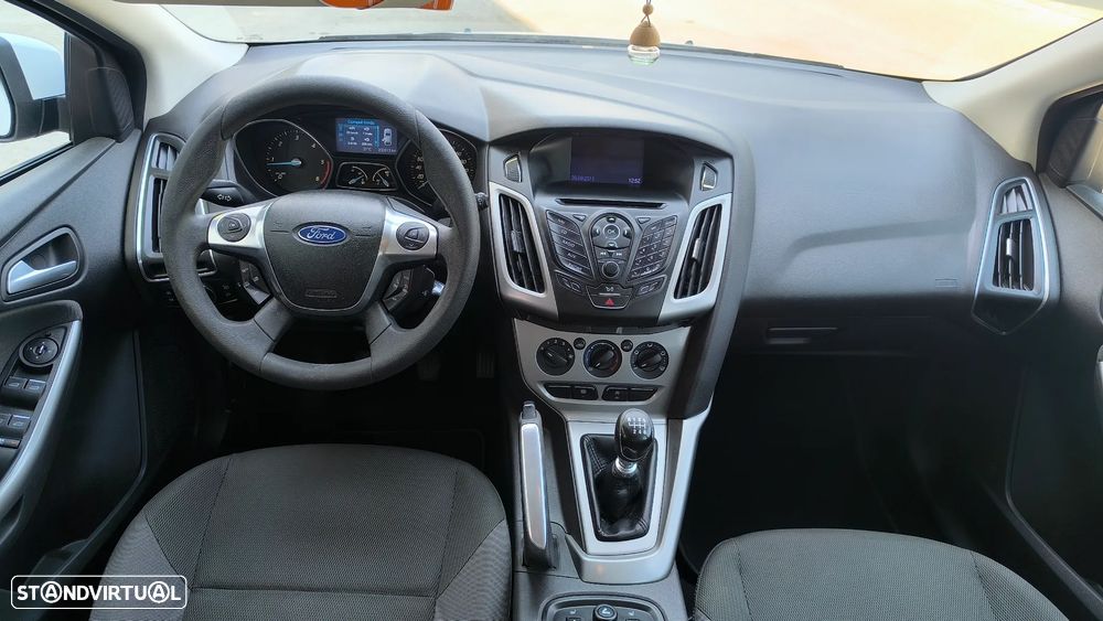 Ford Focus SW 1.6 TDCi DPF Trend - 34