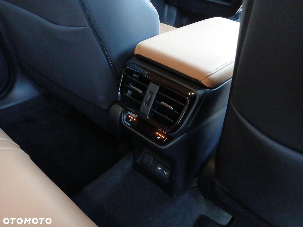 Lexus NX 350h Omotenashi AWD - 26