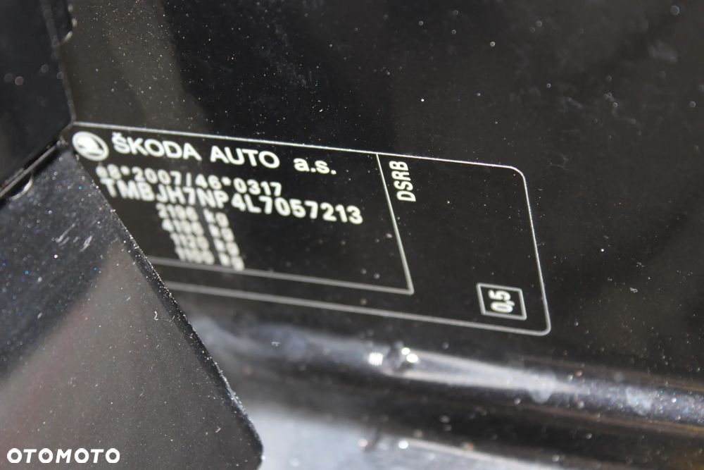 Skoda Superb 2.0 TDI DSG Premium Edition - 38