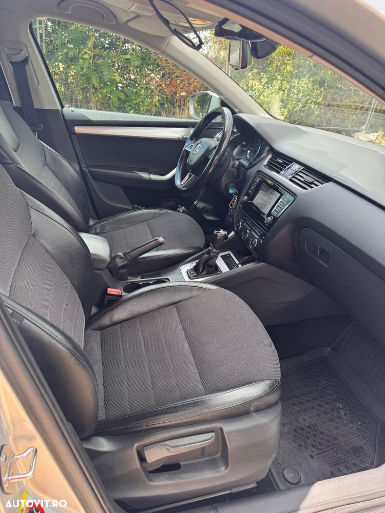 Skoda Octavia 2.0 TDI DSG Drive - 8