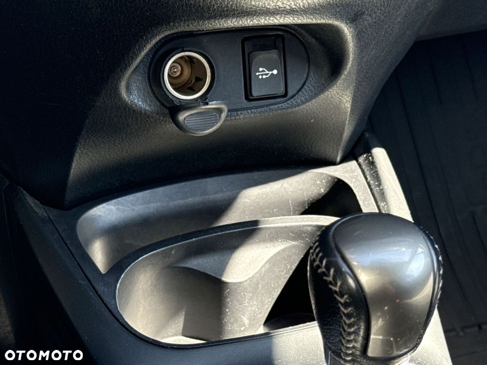 Toyota Yaris Hybrid 100 Premium - 17