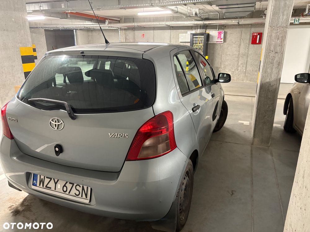 Toyota Yaris 1.3 Luna - 8