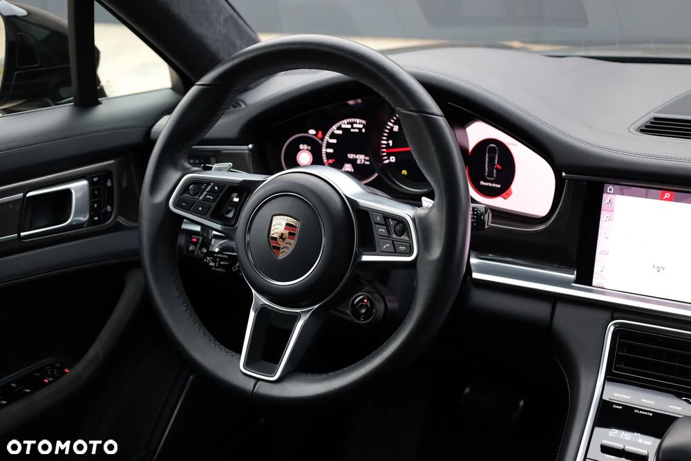 Porsche Panamera GTS - 31