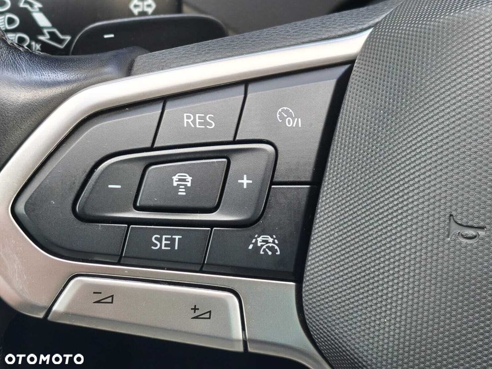 Volkswagen Passat Variant 2.0 TDI EVO Business DSG - 23