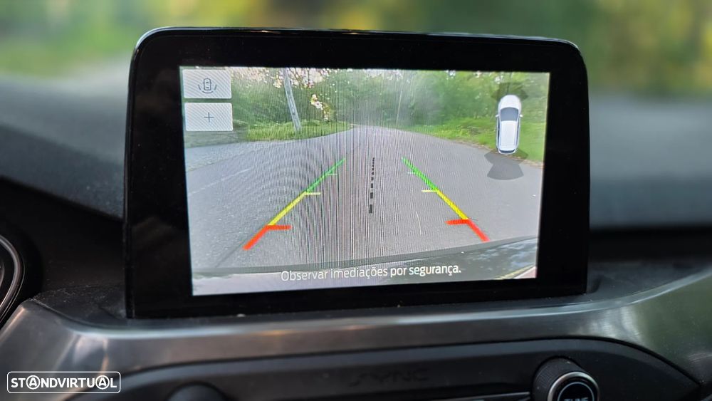 Ford Focus 1.0 EcoBoost S&S ST-LINE X - 31