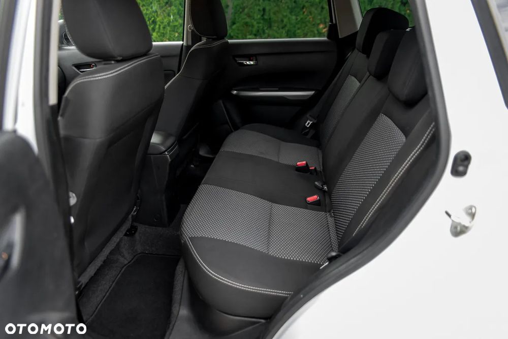 Suzuki Vitara 1.4 Boosterjet Hybrid Comfort+ - 36