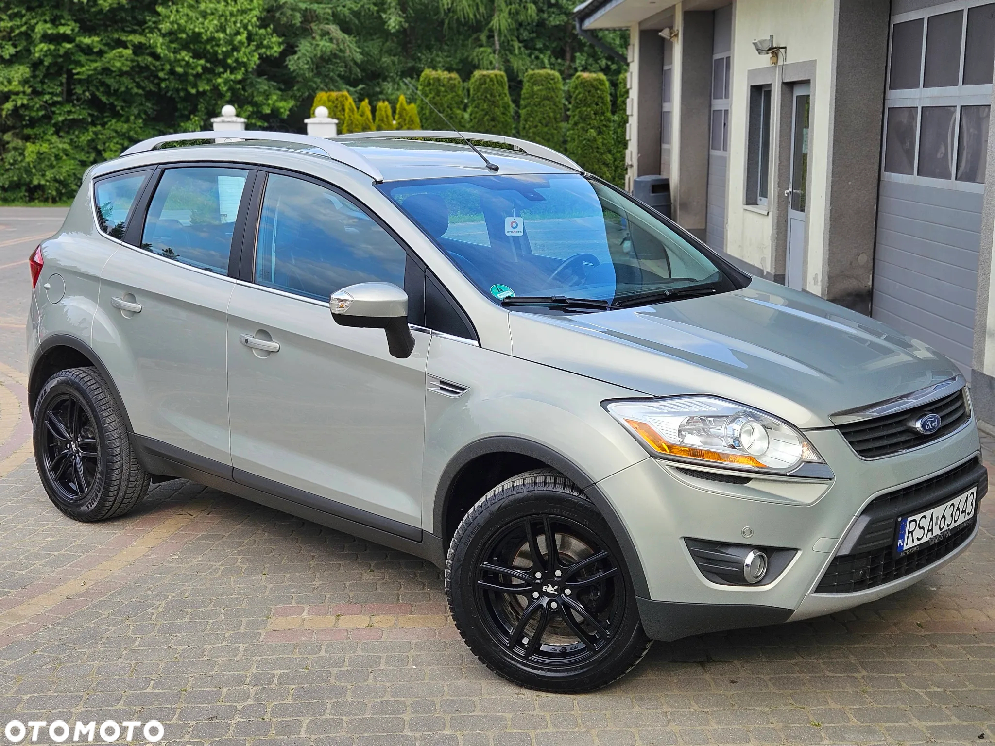 Ford Kuga 2.0 TDCi 4x4 Titanium - 2