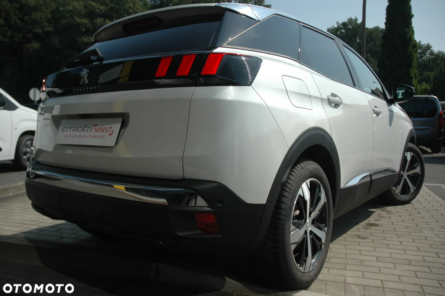 Peugeot 3008 1.2 PureTech Allure Pack S&S EAT8 - 9