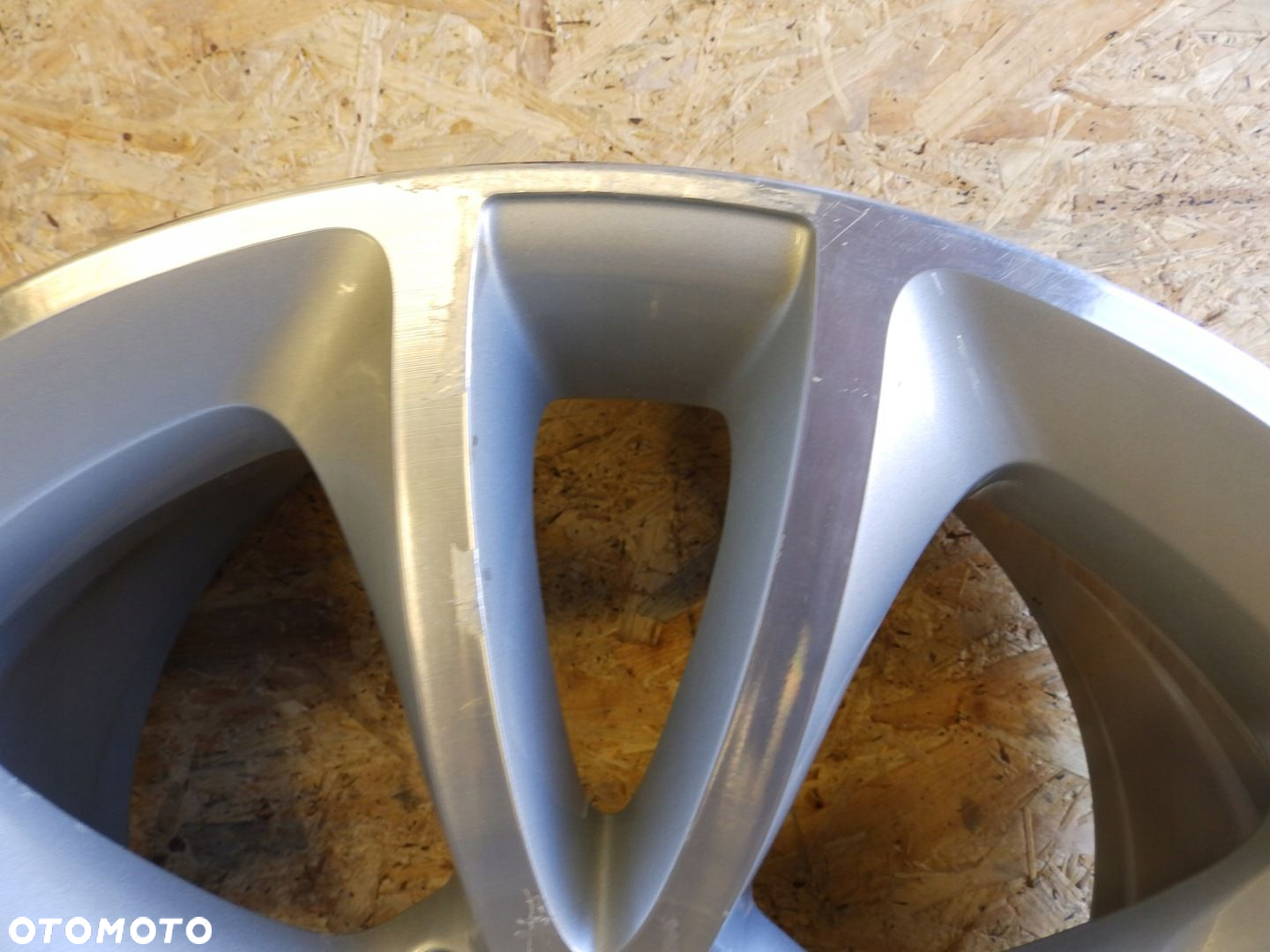 FELGA BMW F06 9Jx19EH2 IS44 ET44 5x120 - 3