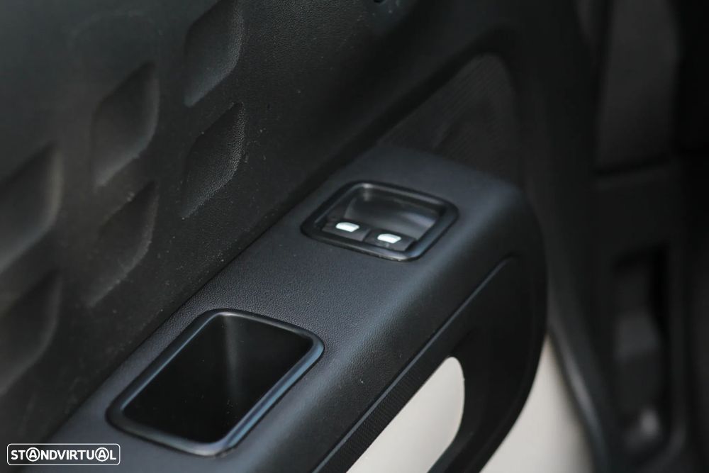 Citroën C3 1.2 PureTech Shine - 17