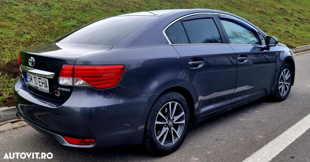 Toyota Avensis 1.8 Navi Chrome - 2