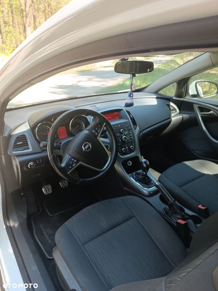 Opel Astra 1.4 T Enjoy - 10