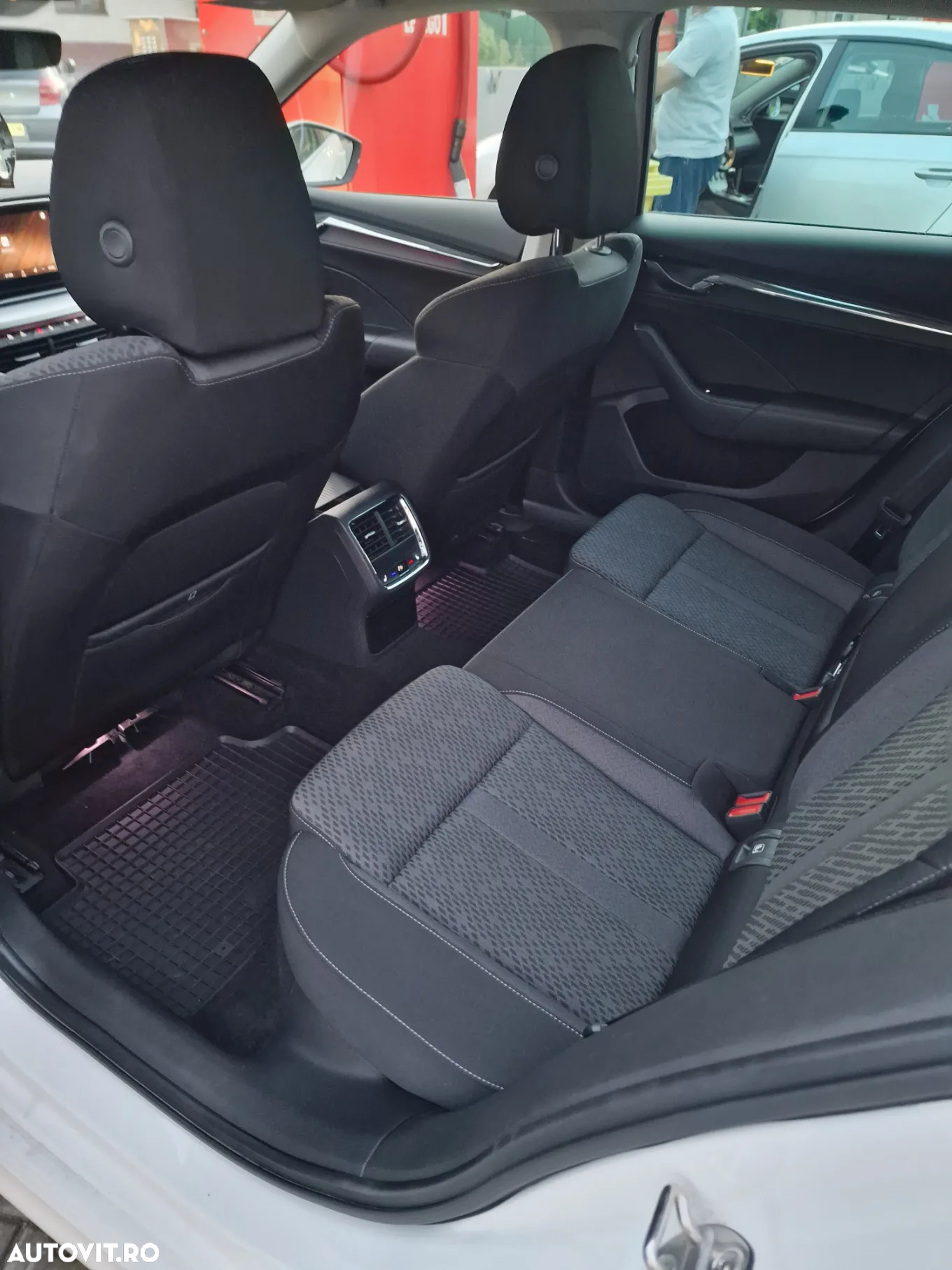 Skoda Octavia 2.0 TDI DSG Style - 10